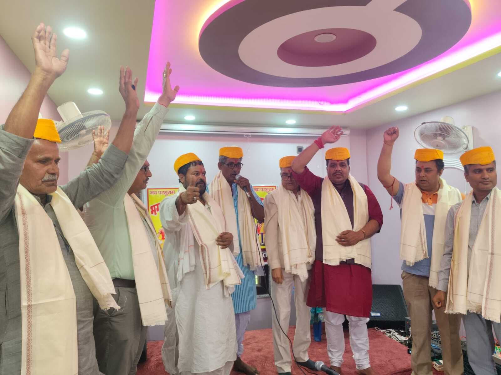 Madhubani News : भगवान परशुराम के विचारों को अपनाने की जरुरत : प्रकाश चंद्र