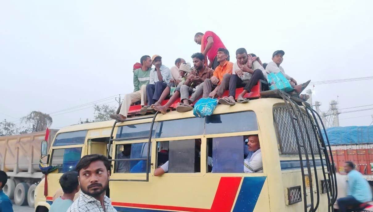 Aurangabad News : परिवहन नियमों की उड़ रही धज्जियां