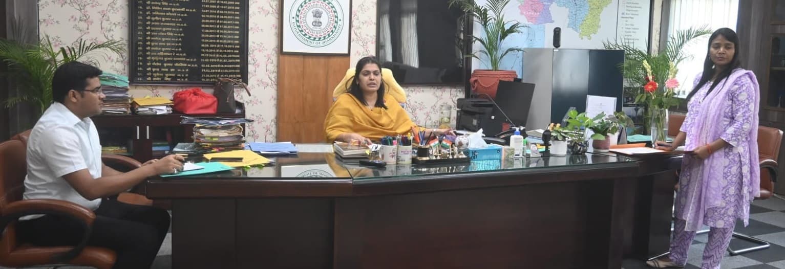 Bokaro News : छह मई को कार्यशाला आयोजित कर नशामुक्ति के लिए करें जागरूक : उपायुक्त