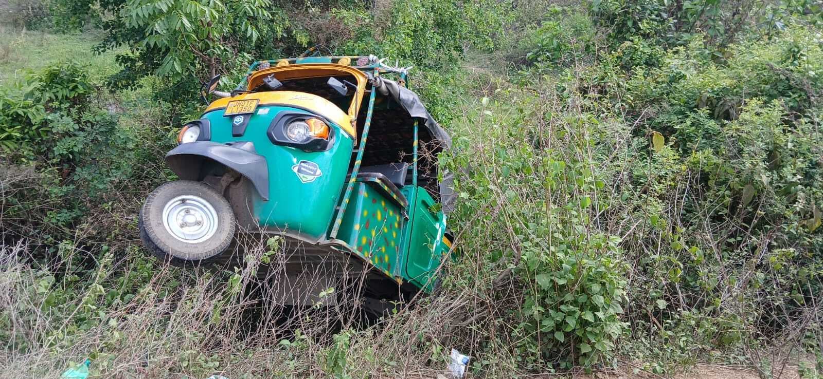 Bokaro News : टेंपो पलटने से दो यात्री घायल, एक रेफर