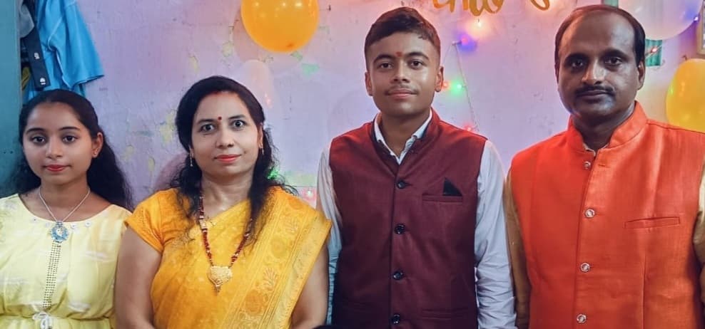 Bokaro News : आइसीएसइ दसवीं में डिनोबिली स्कूल चंद्रपुरा के सभी विद्यार्थी सफल