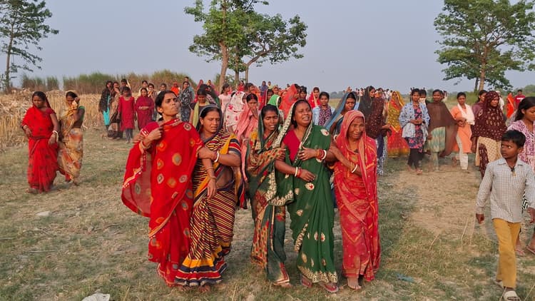 Samastipur News:नदी में उपलाता मिला युवक का शव, परिजनों ने हत्या की जताई आशंका