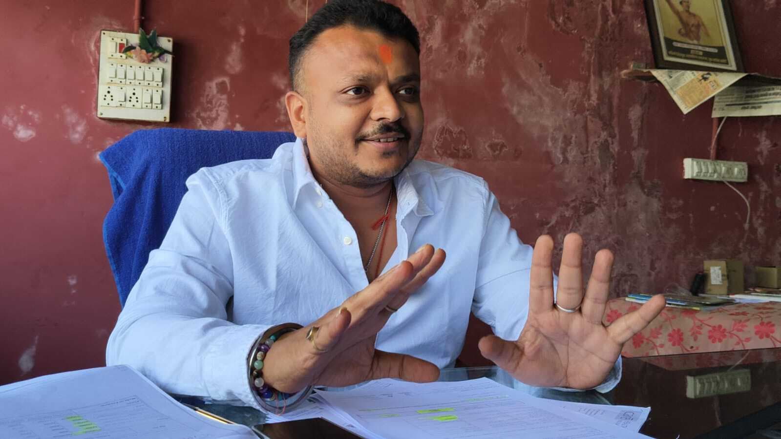 West Singhbhum News : कैयर हेल्थ इंग्योरेंस कंपनी पर लगाए गए गंभीर आरोप, लोगों को ठगने के लिए चलाए गए हैं स्कैम