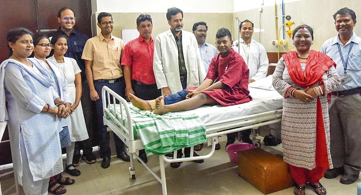 Rourkela News: आइजीएच में 15 वर्षीय किशोर की ऑर्थोस्कोपिक एसीएल पुनर्निर्माण शल्यचिकित्सा हुई