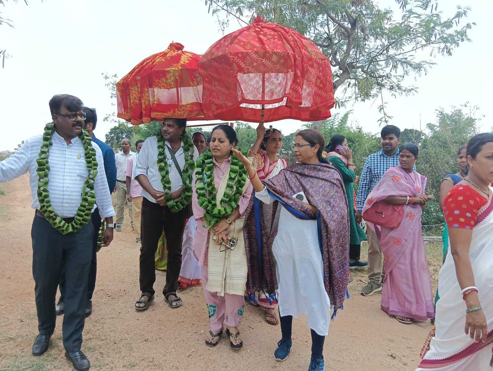 निदेशक ने सिल्दा में आम बागवानी का लिया जायजा