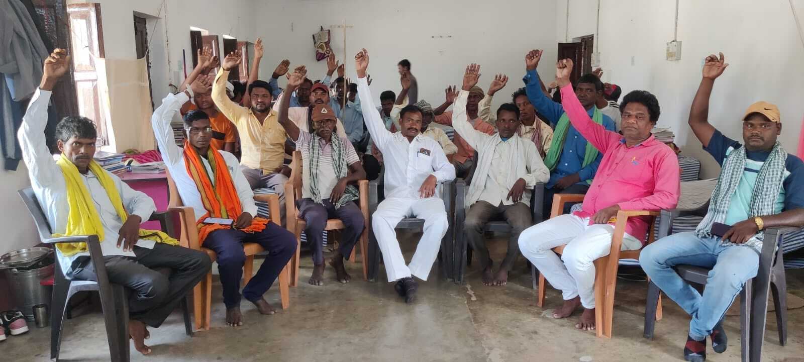 आदिवासी कल्याण छात्रावास का नाम बदले जाने के विरोध में बैठक