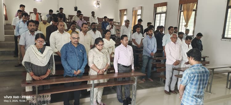 भौतिकी के शोधार्थी रजनीश की मौत से विभाग में शोक