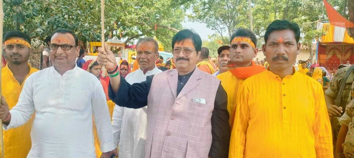 प्राण-प्रतिष्ठा को लेकर निकाली भव्य कलश यात्रा