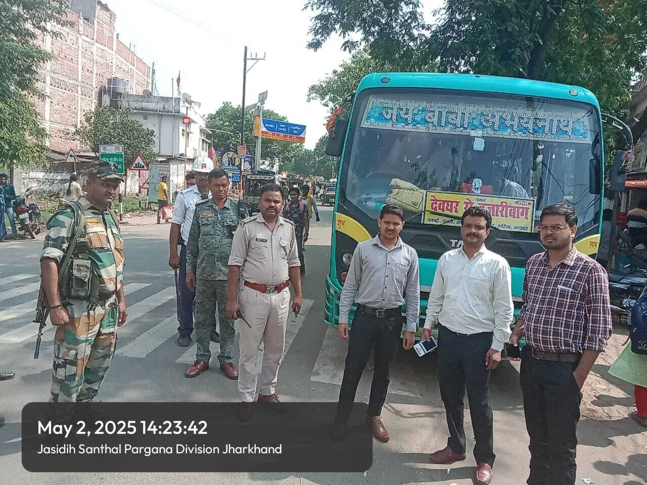 Deoghar News : दो बसों से वसूला गया 29,300 रुपये जुर्माना