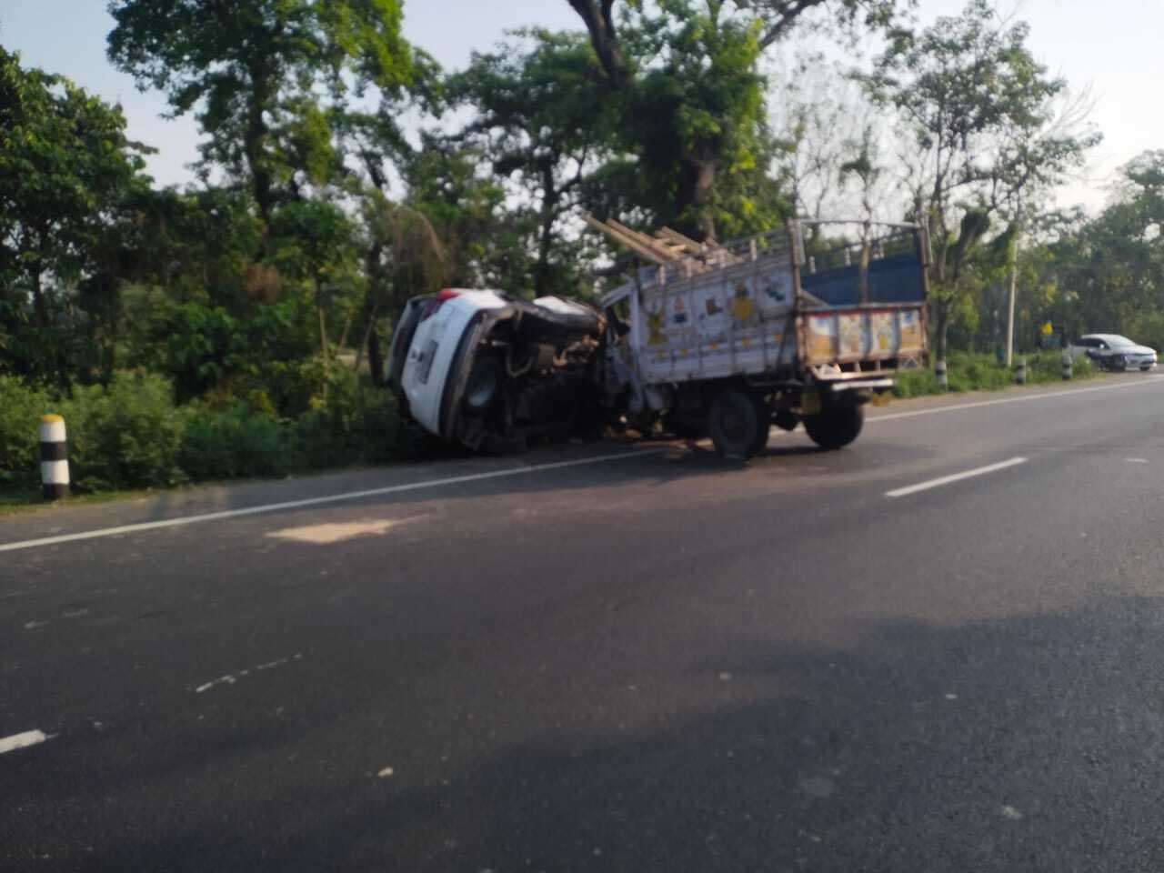 पिकअप व एक्सयूवी की की टक्कर में कार चालक युवक की मौत