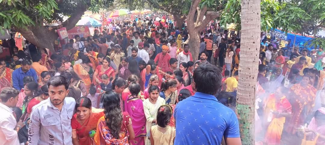दुग्ध स्नान कराकर माता शुक्रवासिनी की भक्तों ने की पूजा-अर्चना