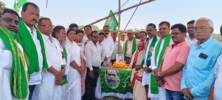 Dhanbad News : झारखंड आंदोलन में सरकार मुर्मू का अहम योगदान : मथुरा महतो