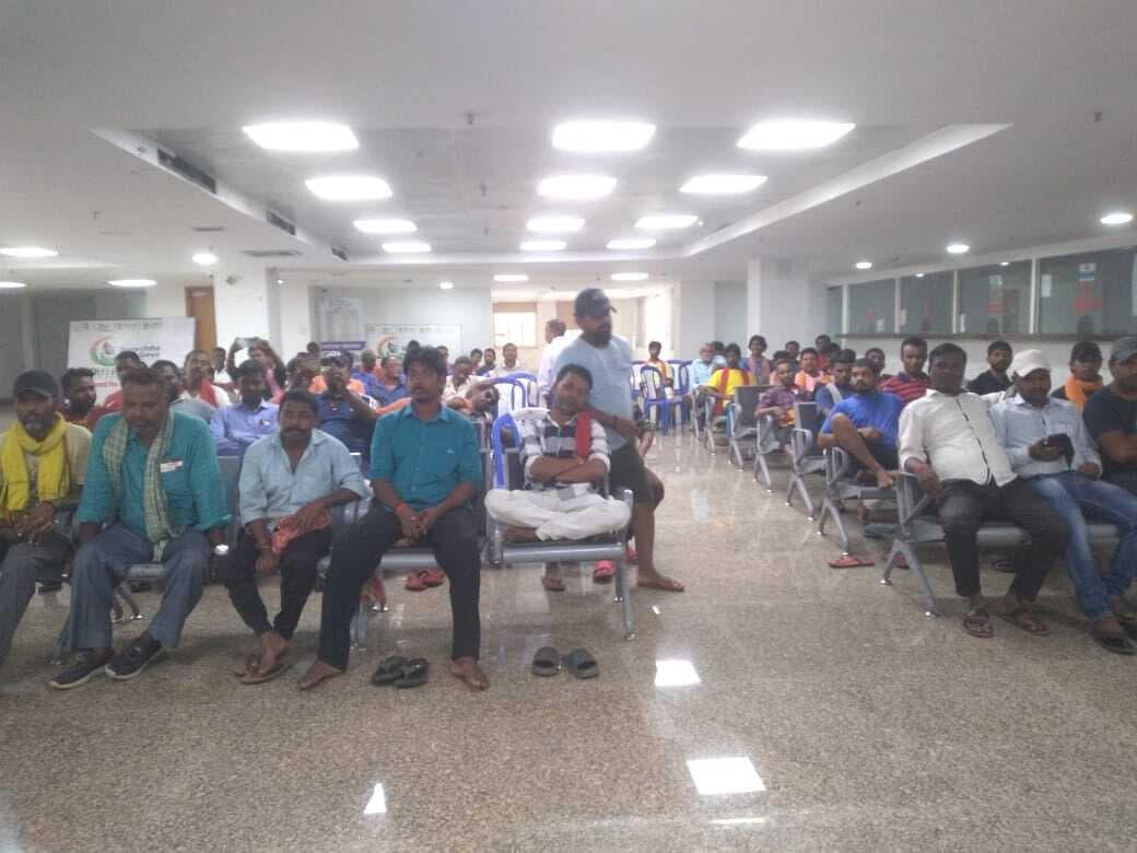 Deoghar news : देवघर विधायक ने दिया आश्वासन, मजदूरों की मांगों से सीएम को करायेंगे अवगत