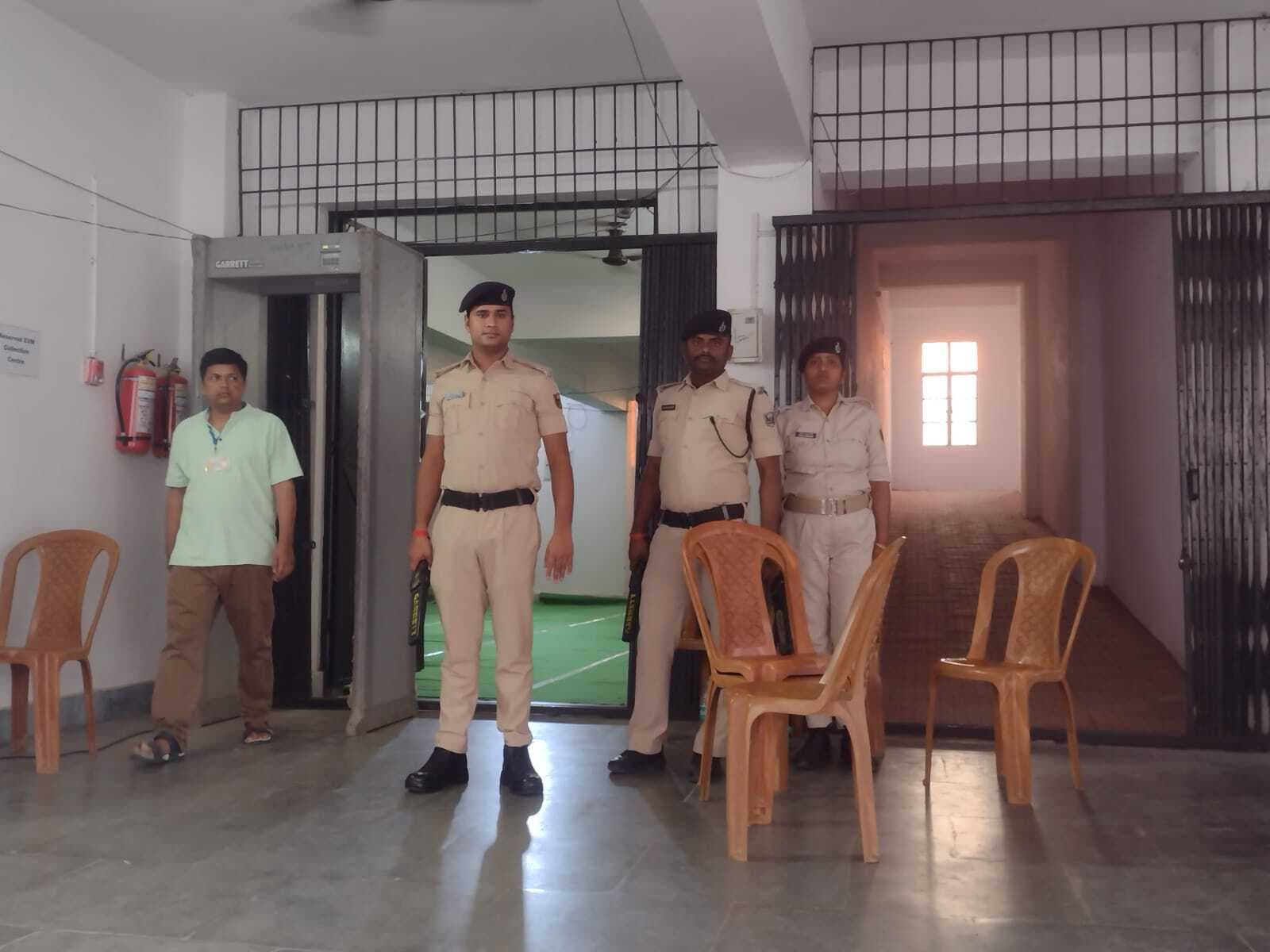 विस चुनाव को लेकर इवीएम की प्रथम स्तरीय जांच शुरू