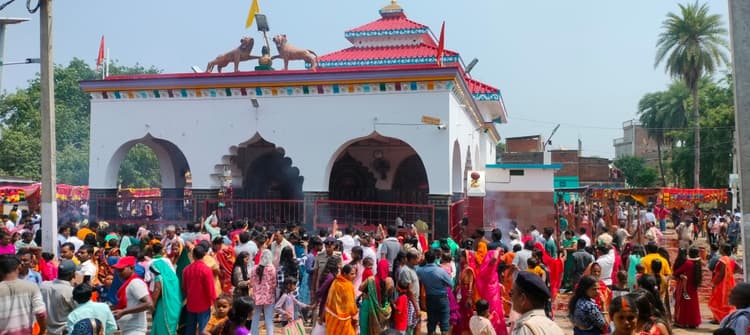 तिलडीहा दुर्गा मंदिर में श्रद्धालुओं ने दी 2145 बलि
