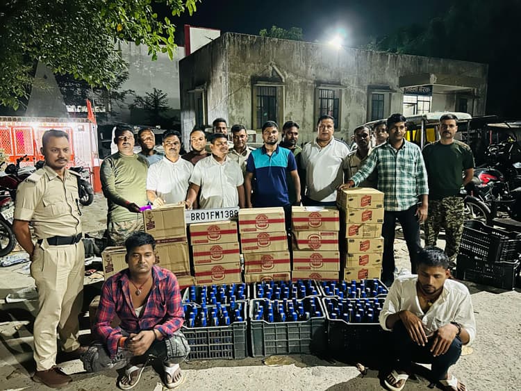 कार से 406 लीटर विदेशी शराब जब्त, दो तस्कर गिरफ्तार