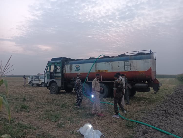 बरौनी- रिफाइनरी से गुवाहटी जाने वाले कच्चे तेल की हो रही चोरी, टैंकर जब्त, प्राथमिकी दर्ज