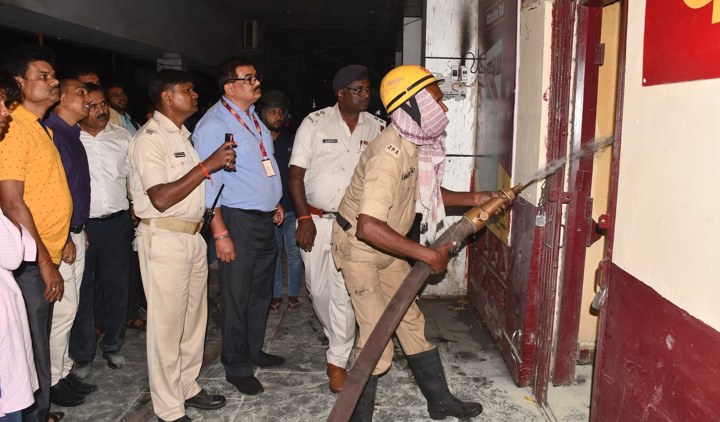 Bokaro News : पीएनबी बोकारो सर्किल ऑफिस में लगी आग, अफरातफरी