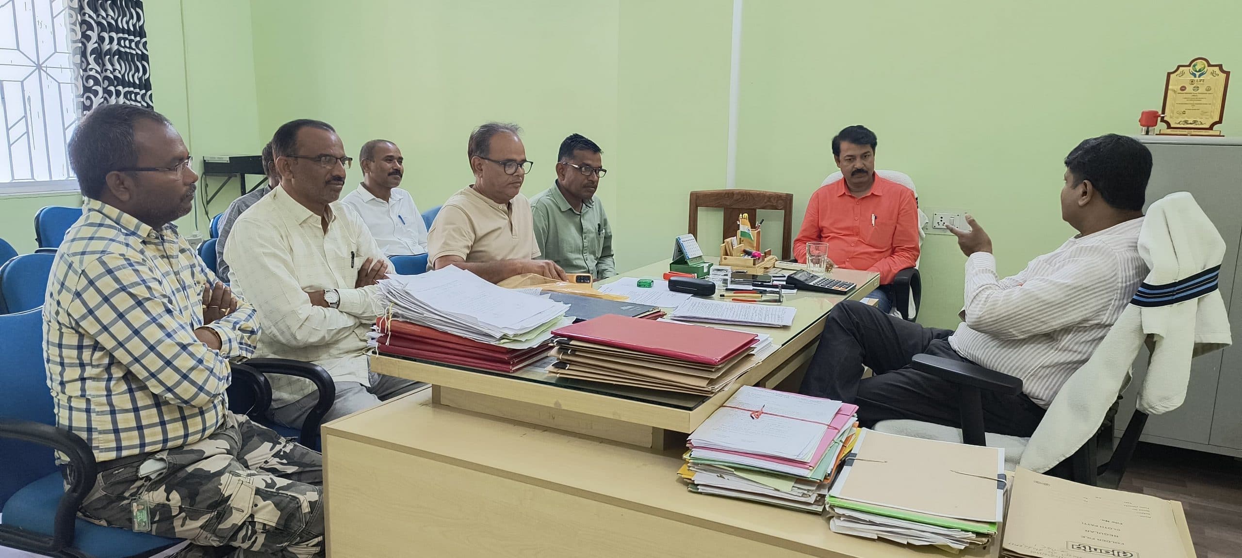 Giridih News: एसडीएम से मिला भाकपा माले का प्रतिनिधिमंडल, मनरेगा में भ्रष्टाचार की शिकायत