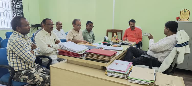 Giridih News: एसडीएम से मिला भाकपा माले का प्रतिनिधिमंडल, मनरेगा में भ्रष्टाचार की शिकायत
