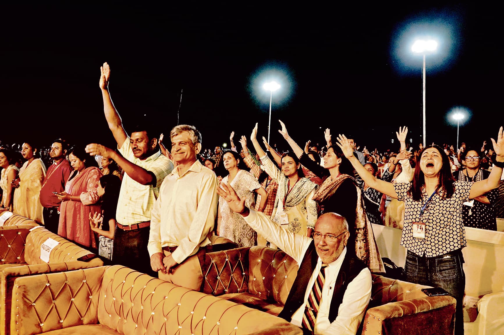 ranchi news : प्रभात तारा मैदान में प्रार्थना महोत्सव, अंकित सजवान ने कहा : यीशु मसीह ही उद्धार का रास्ता, उन्हें सिर्फ हृदय दें