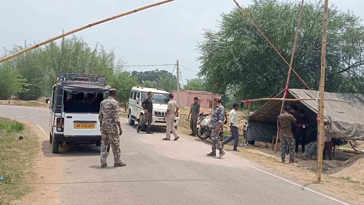 seraikela kharsawan news: झिमड़ी गांव में छठे दिन भी धारा 163 लागू, पसरा रहा सन्नाटा