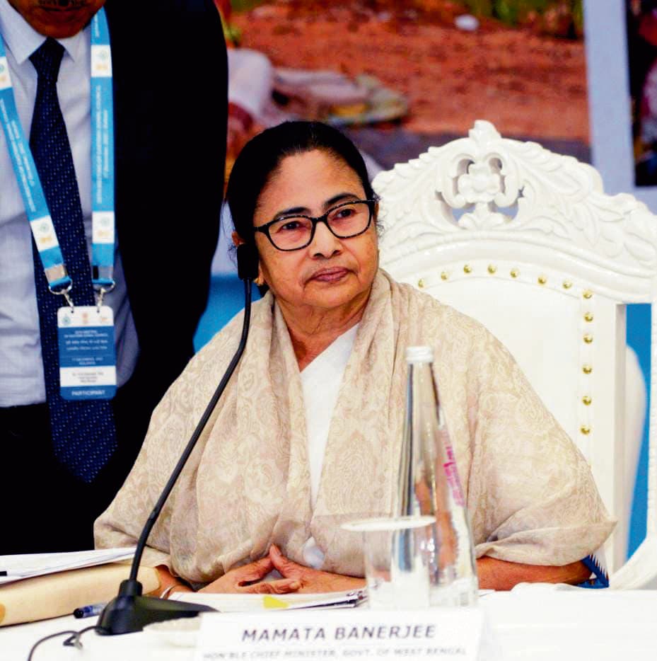 हिंसा पीड़ितों से मिलेंगी मुख्यमंत्री