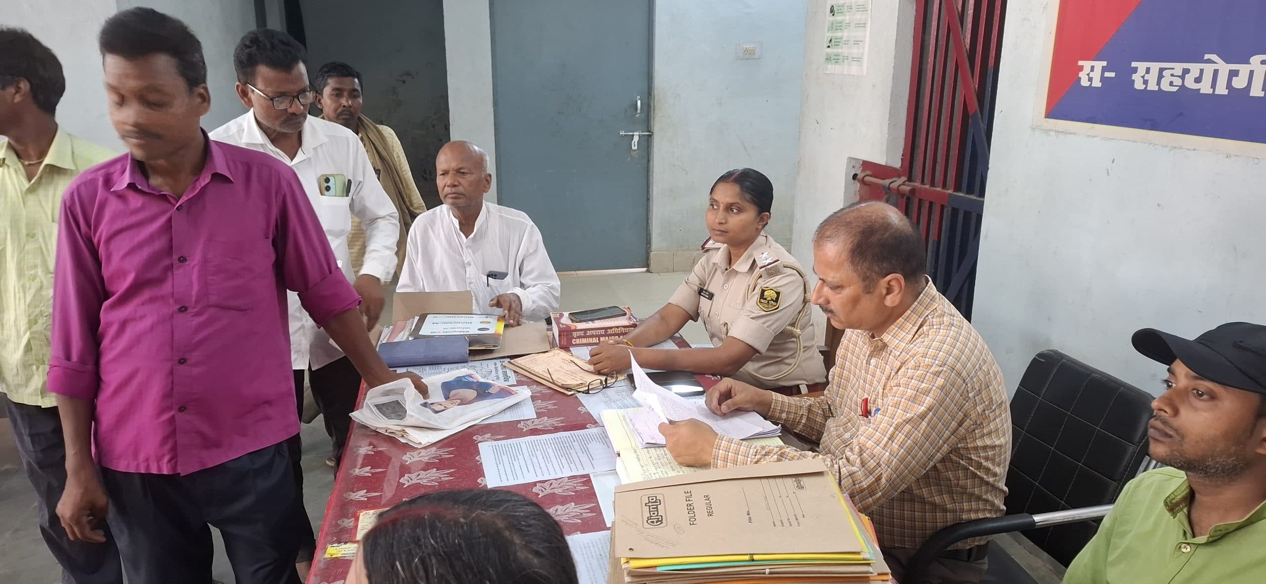 जनता दरबार में निपटाए गये जमीन विवाद के चार मामले