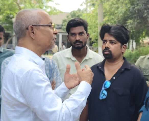 उड़नदस्ता टीम को एनएसयूआई के छात्र नेता ने कराया खामियों से अवगत