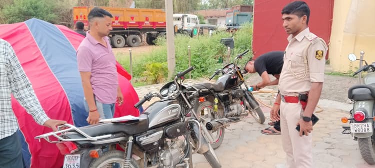 120 लीटर महुआ शराब के साथ दो बाइकें जब्त, धंधेबाज अरेस्ट