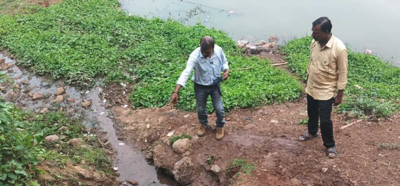 पदाधिकारी ने भतभंगा पहाड़ की स्थिति का किया अवलोकन