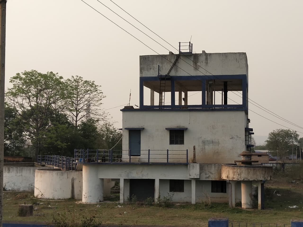 10 माह से नहीं मिला वेतन, ऑपरेटर हड़ताल पर, फिल्टर प्लांट ठप