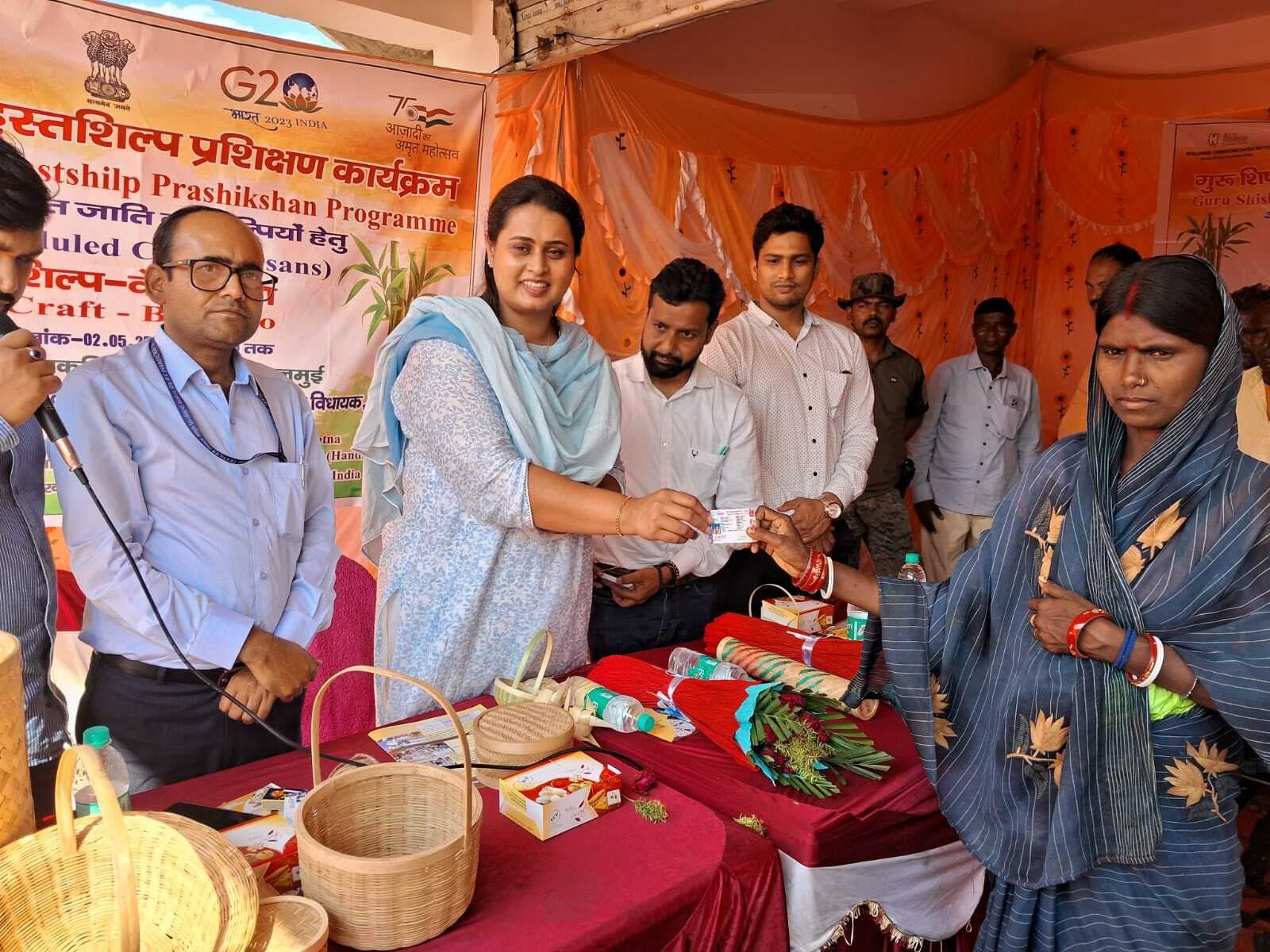 महिलाओं व युवाओं को स्वावलंबी बनाने को लेकर सरकार कृत संकल्पित : श्रेयसी सिंह