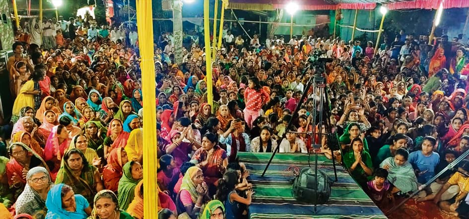 पतिव्रता स्त्री का धर्म होता है अपने पति की सेवा करना : माधवाचार्य