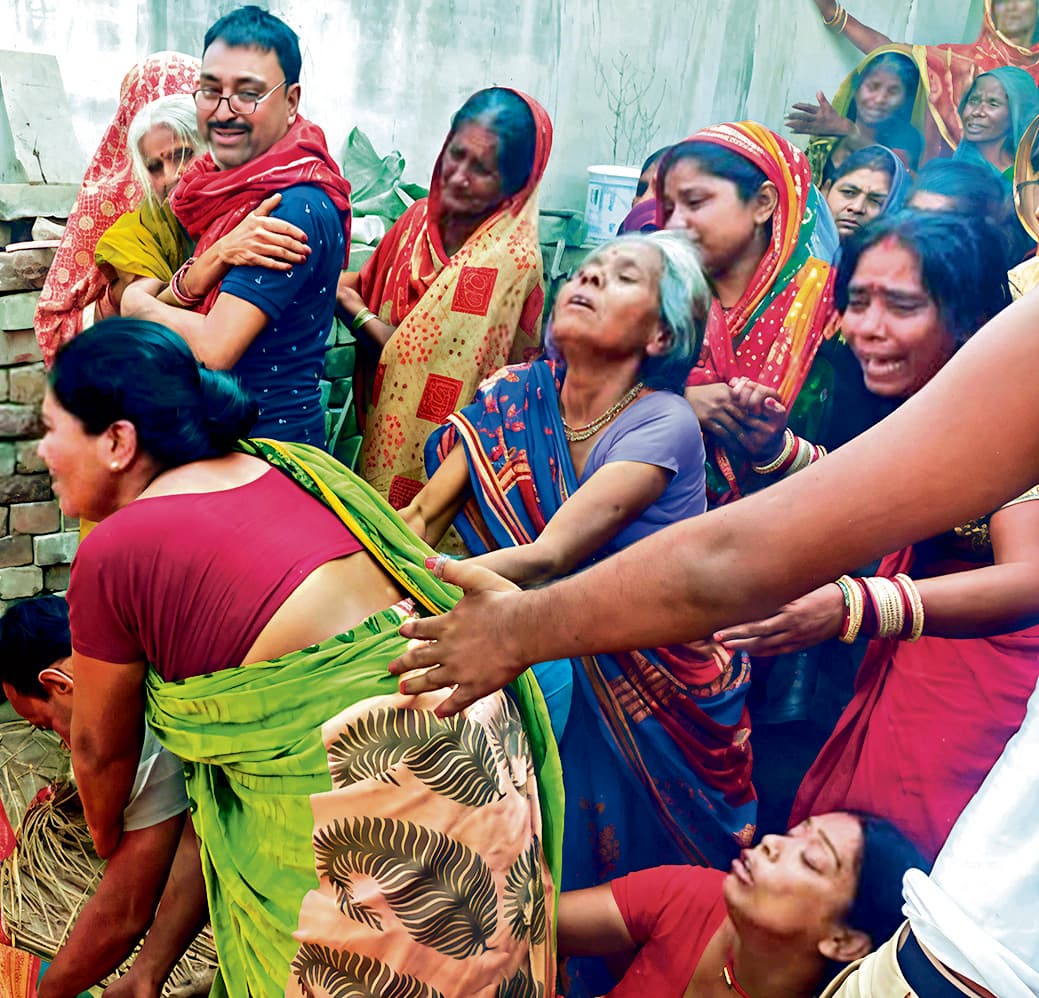 मृतक का शव घर पहुंचते ही मचा कोहराम