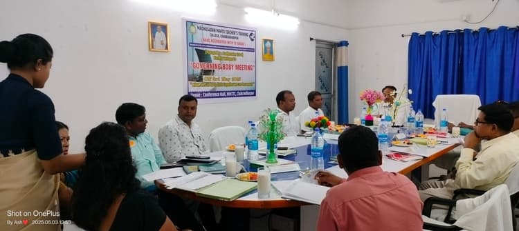 West Singhbhum News : शिक्षण संस्थानों के समन्वय से ही शिक्षा प्रणाली मजबूत होगी : सीओ