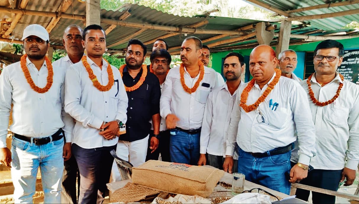 hajipur news. महनार विधिज्ञ संघ चुनाव : अध्यक्ष पद के प्रत्याशी अखिलेश व रामपुकार को बराबर मत