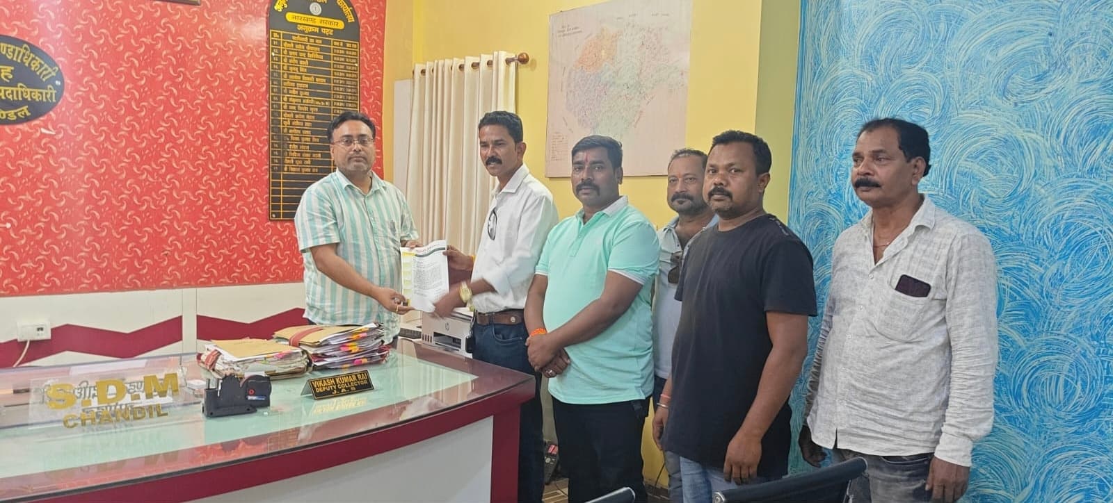 Seraikela News : निर्दोष ग्रामीणों को झूठे केस में फंसाया गया, रिहा किया जाये