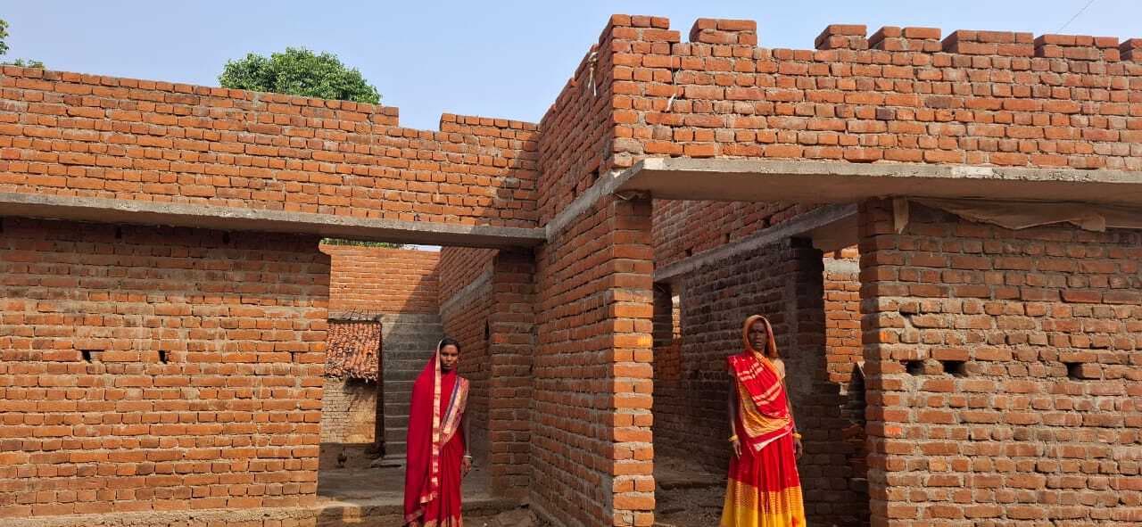 Giridih News: प्रधानमंत्री आवास योजना में लक्ष्य से पिछड़ गया देवरी