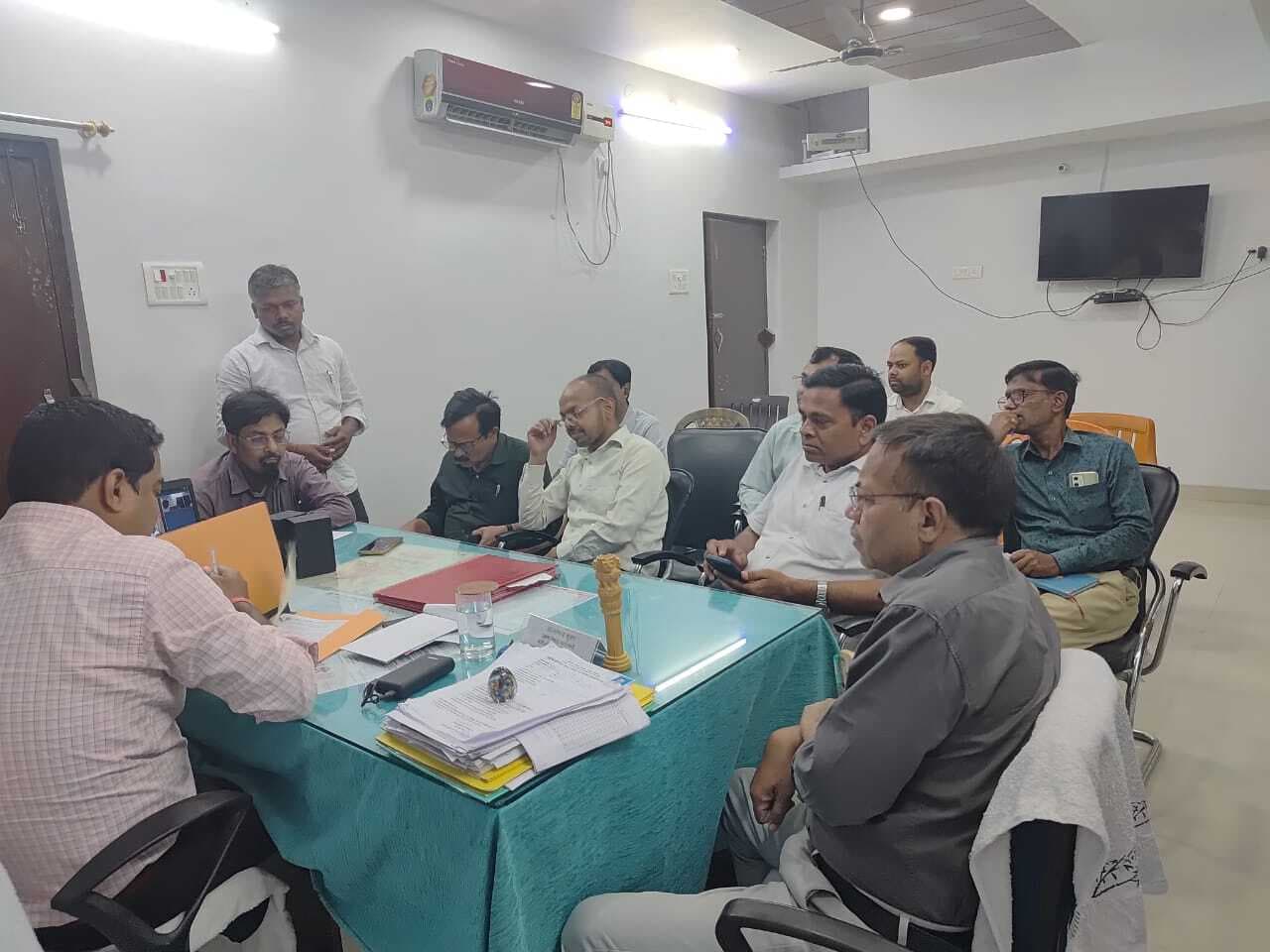 Samastipur News:एससी-एसटी वर्ग के लोगों के लिए विकास योजनाओं के क्रियान्वयन में दें प्राथमिकता : बीडीओ