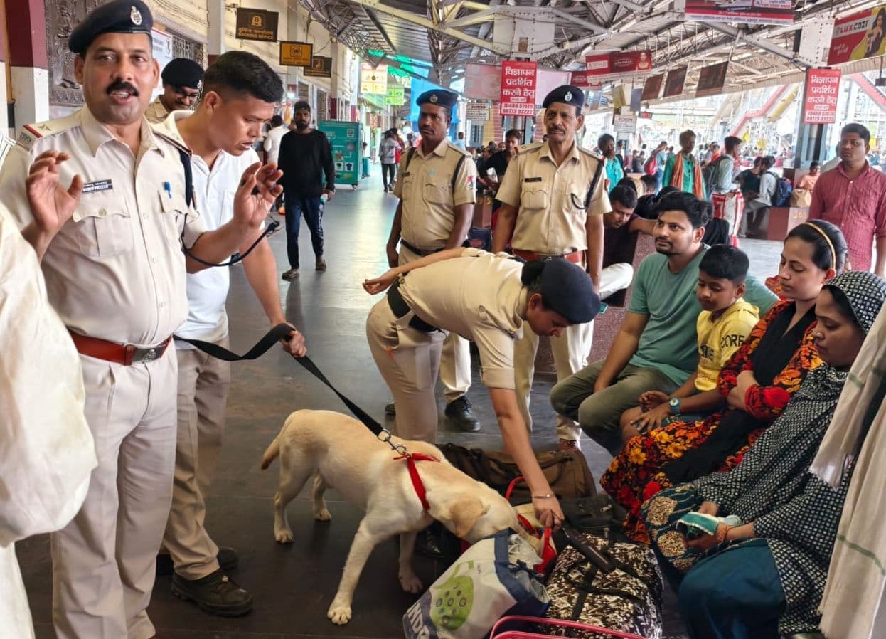 Bhagalpur News: खेलो इंडिया व पहलगाम की घटना को लेकर रेलवे स्टेशन पर सुरक्षा कड़ी