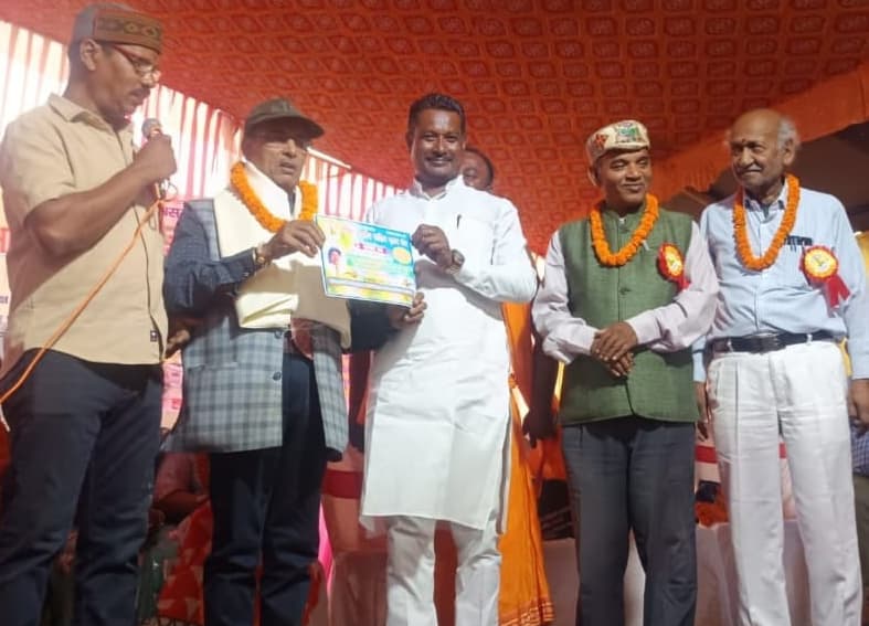 पूर्णिया के डा केके चौधरी को मिला साहित्य गौरव सम्मान