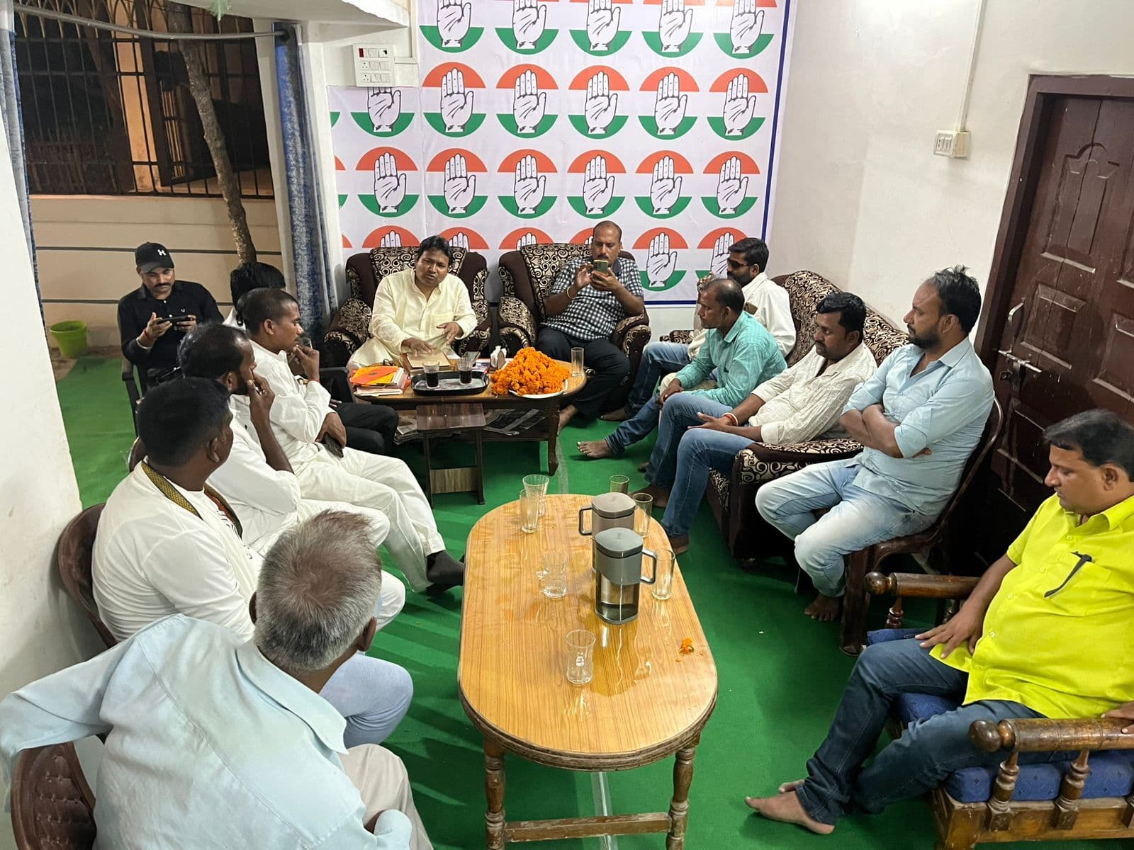 अधर में लटका ओवरब्रिज निर्माण कार्य, कांग्रेस नेता ने जताई नाराजगी