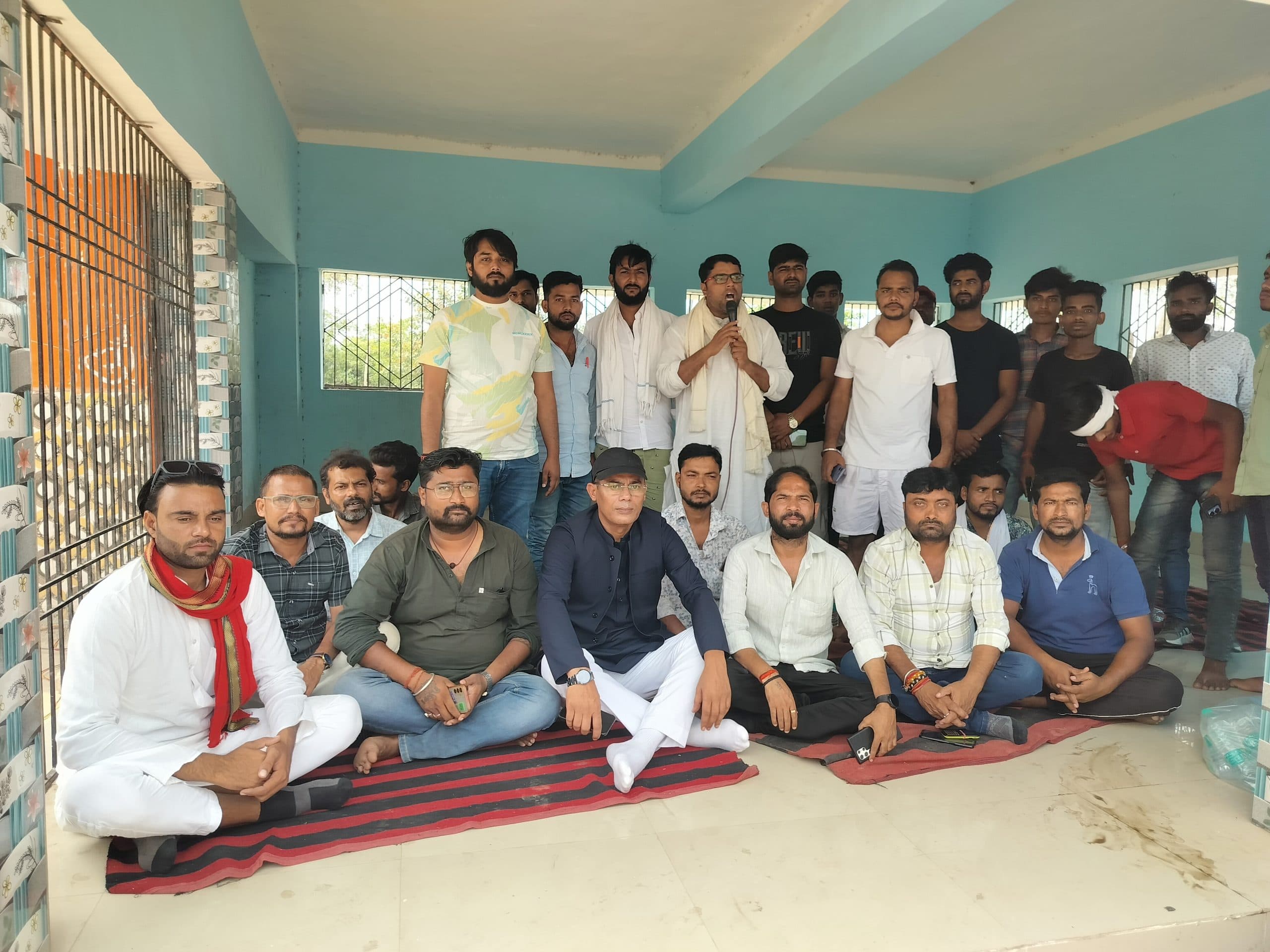 एक माह के अंदर सड़क निर्माण कार्य शुरू नहीं हुआ तो होगा आमरण अनशन : आकाश