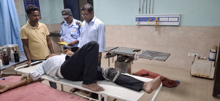 बाइक से गिरकर पति-पत्नी जख्मी, रेफर