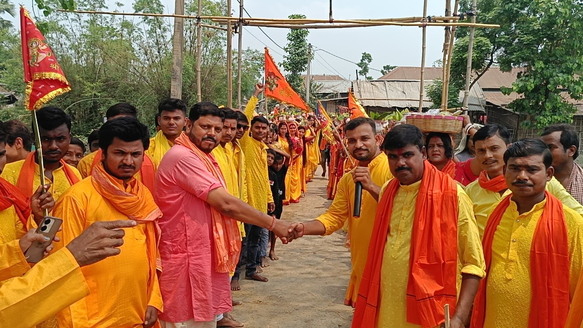 नारायणपुर में हरिनाम संकीर्तन को लेकर निकाली कलशयात्रा