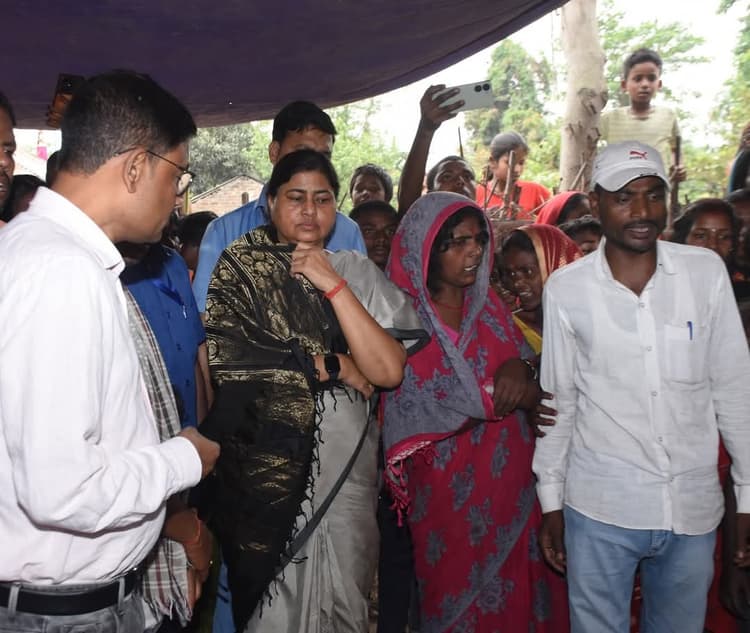 मंत्री लेशी सिंह के सहयोग से कर्नाटक से लाया मजदूर का शव