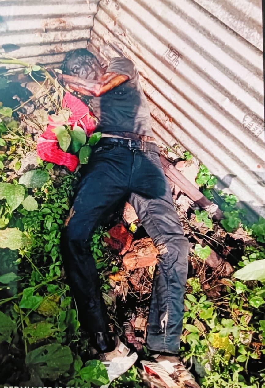 Jamshedpur news. बागबेड़ा : रेलवे क्वार्टर में मृत मिले युवक का शिनाख्त करने पहुंचे परिजन, हत्या का लगाया आरोप