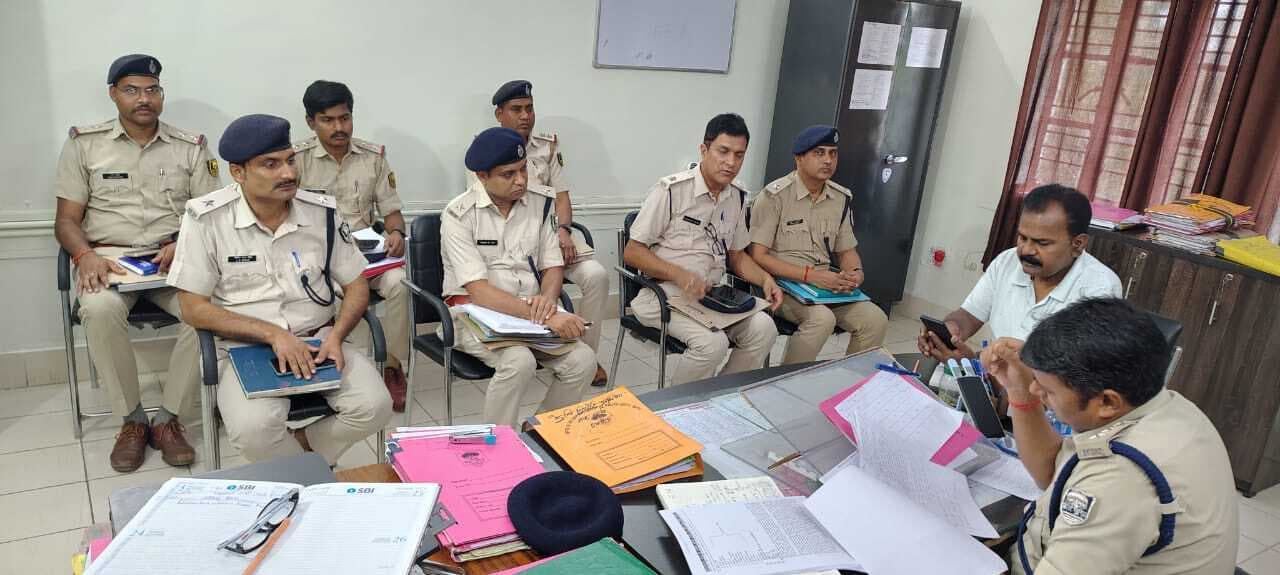 अपराध नियंत्रण व विधि-व्यवस्था बनाये रखने पर करें फोकस