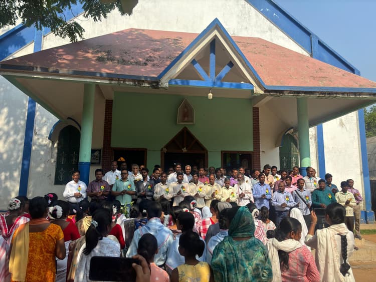 कैथोलिक आश्रम में मना संत जोसफ पर्व